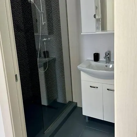 Purple Apartament Summerland